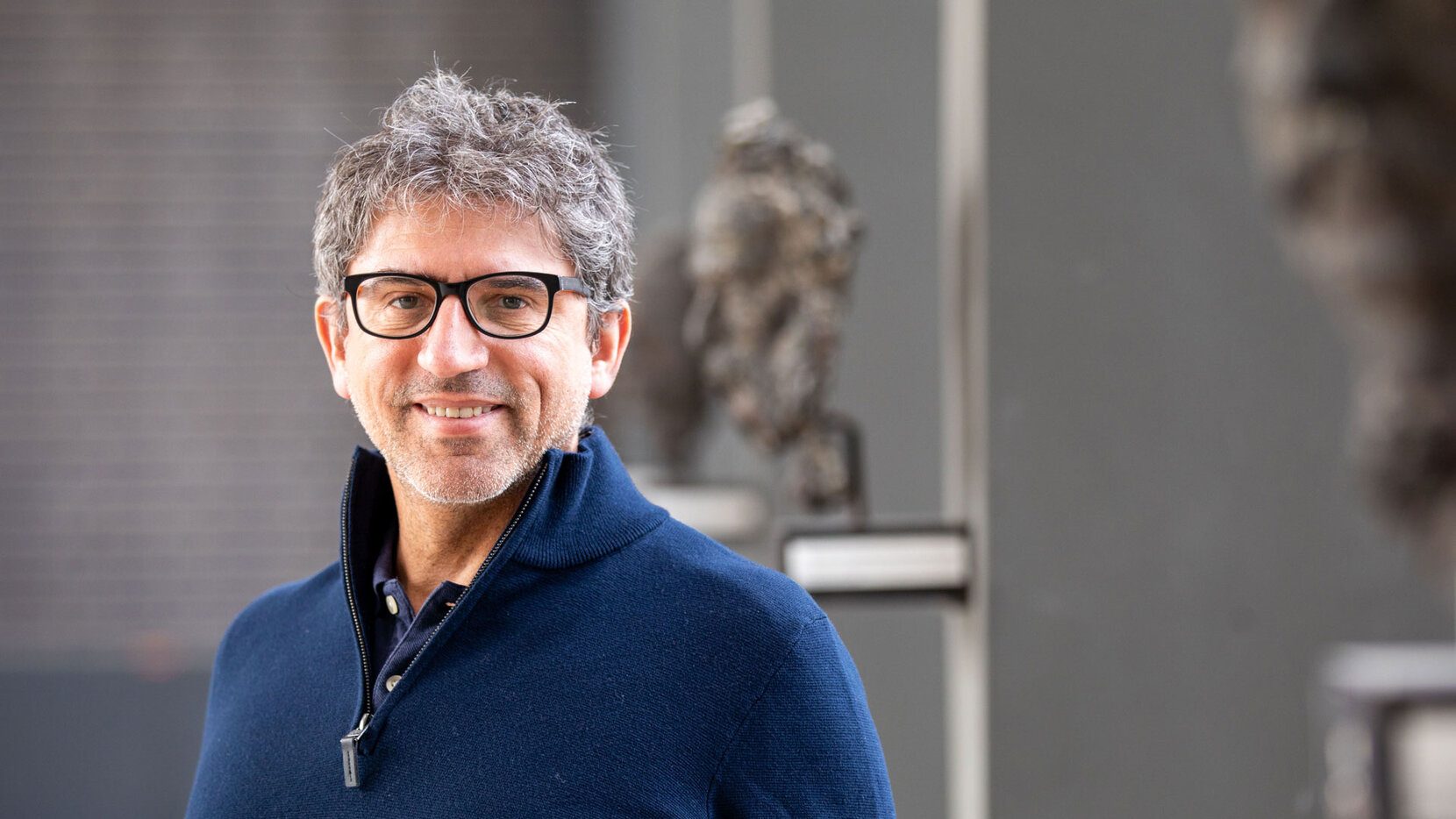Porträt Prof Dr. Giuseppe Caire, Leiter des Fachgebiets Theoretische Grundlagen der Kommunikationstechnik an der TU Berlin