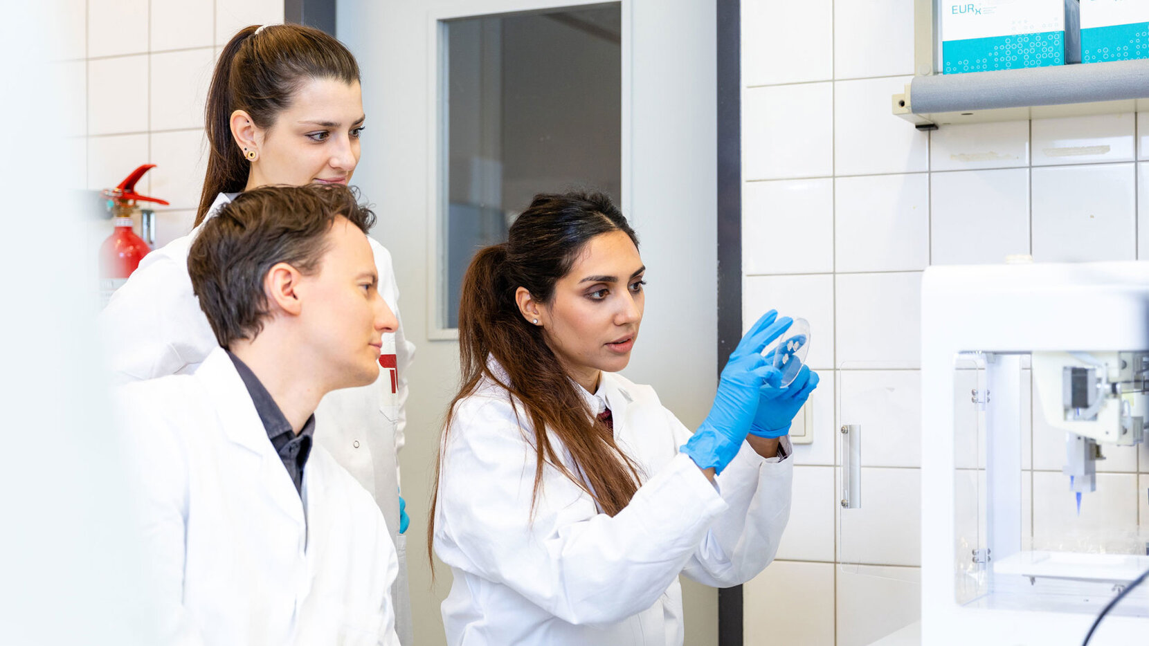 Studierende der TU Berlin im Biotechnologie-Labor, Brain City Berlin