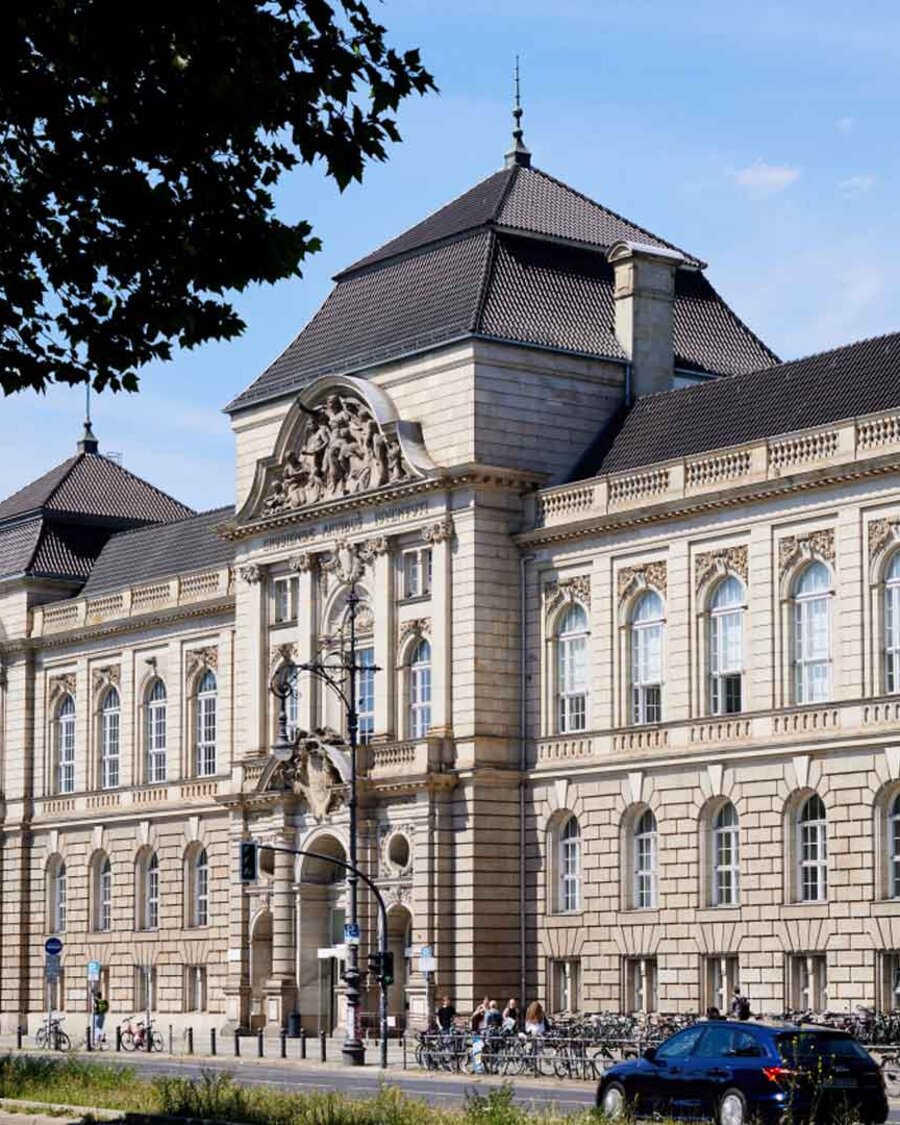 Das UdK-Gebäude in der Hardenbergstraße, Brain City Berlin