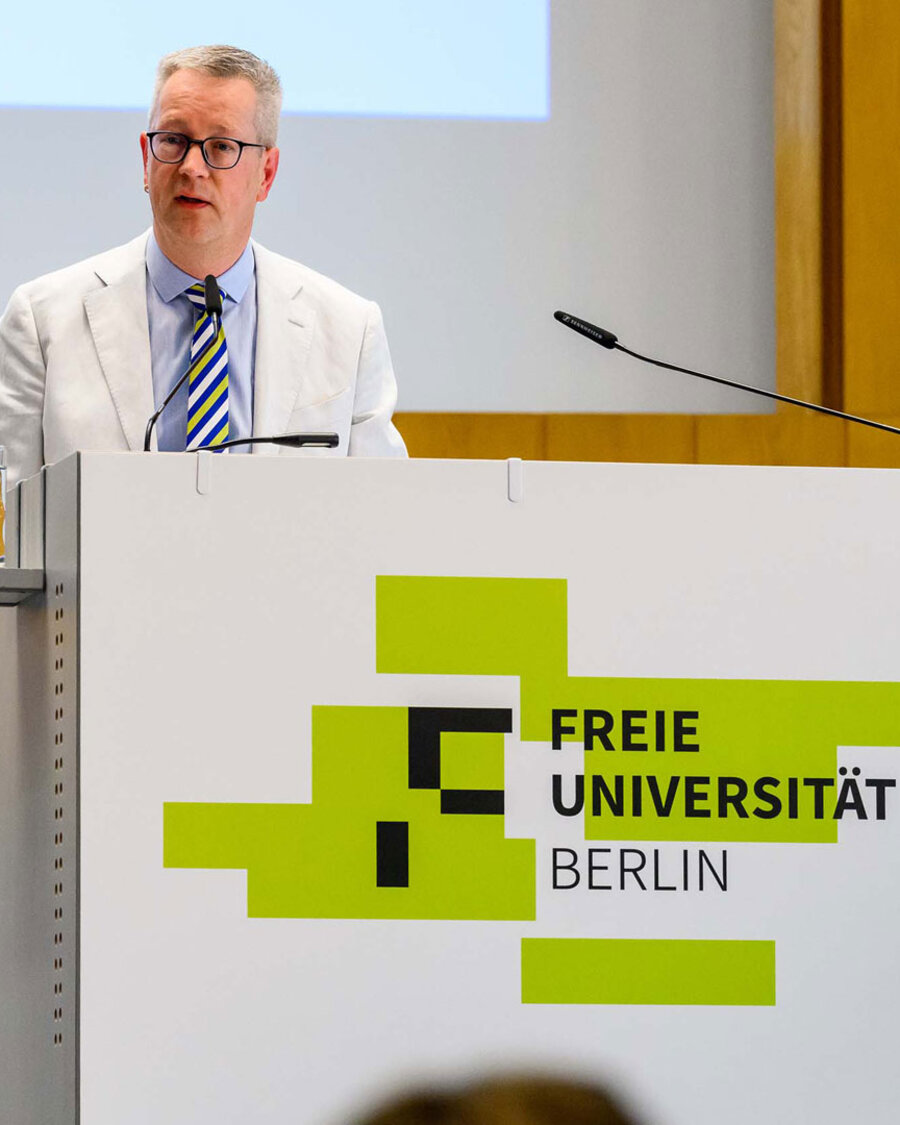 Günter M. Ziegler, Präsident der FU Berlin und Brain City-Botschafter redet beim Festakt "75 Jahre FU Berlin"